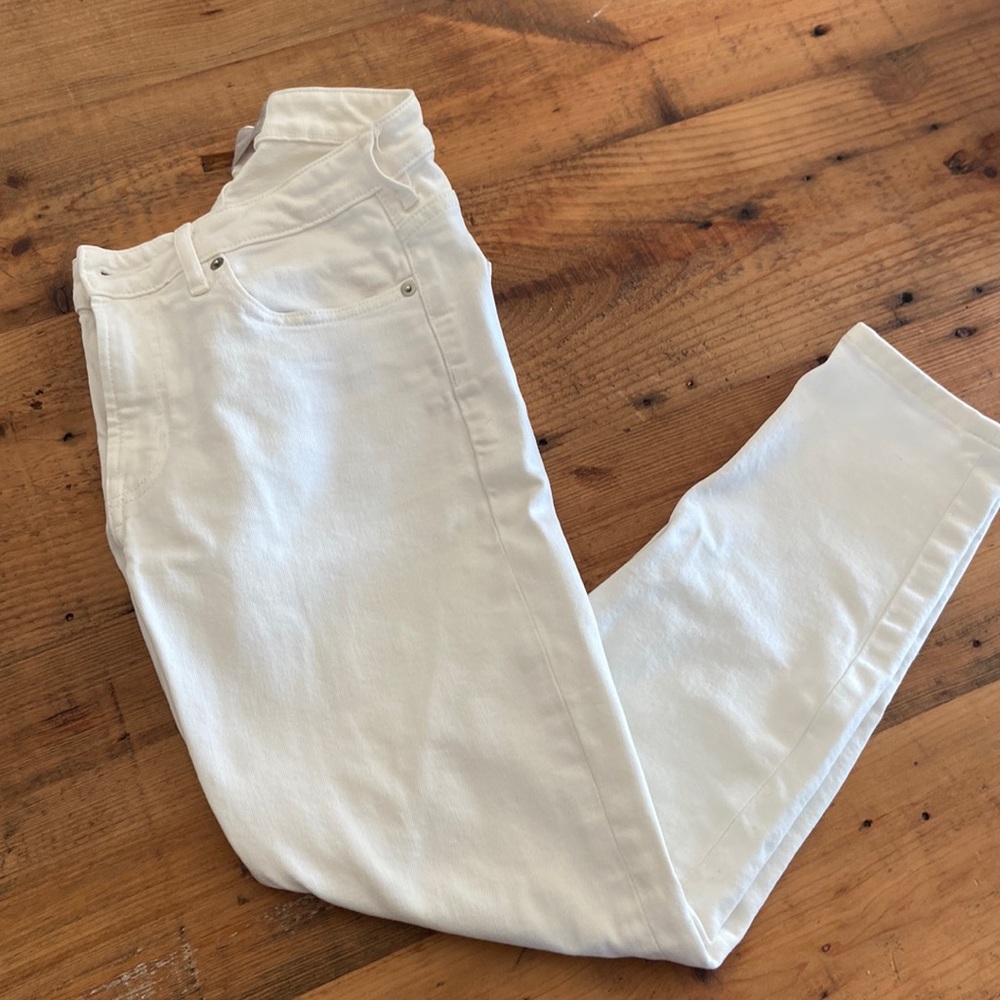 White Everlane skinny jeans. Good condition. Size 28